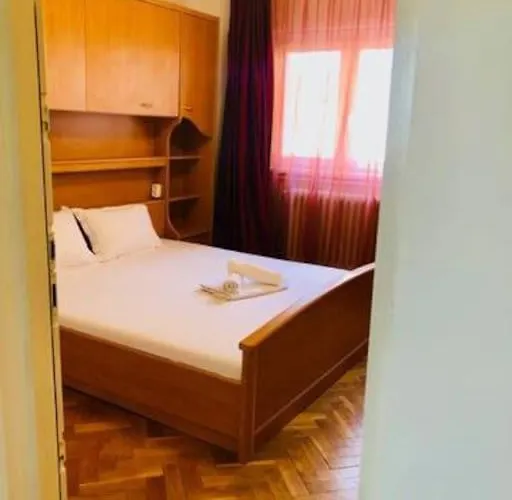 Joy Unirii 10 2 דירה *