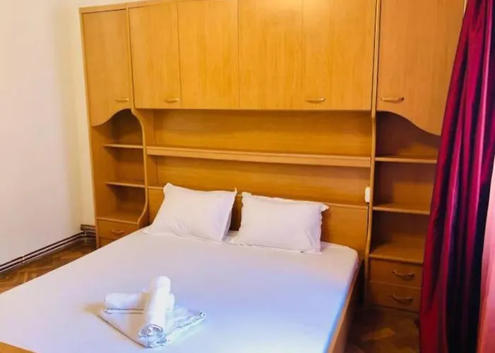 Joy Unirii 10 2 דירה *