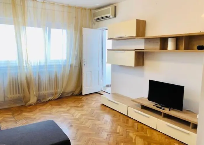 Joy Unirii 10 2 * טימישוארה