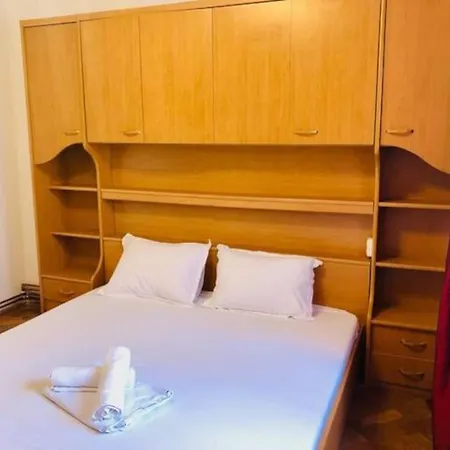 Joy Unirii 10 2 Apartament *